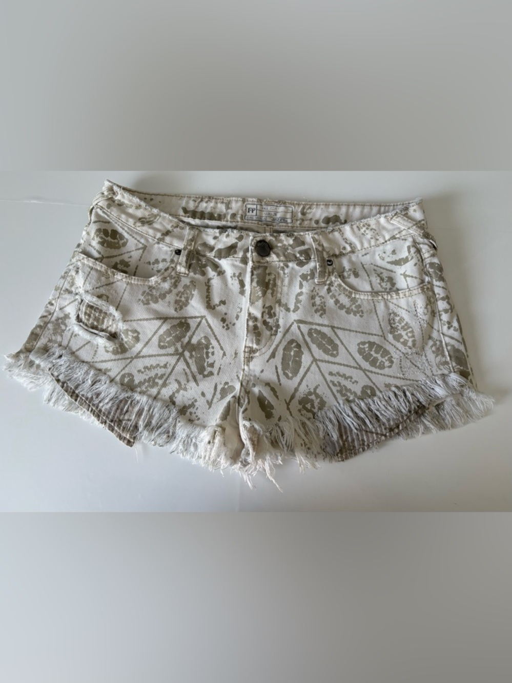 Free People Printed Frayed Denim Cutoff Shorts Size 28